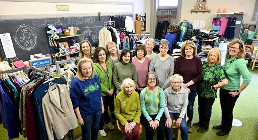 Boutique volunteers